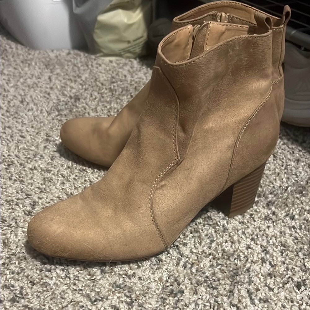 American Eagle Outfitters Tan Ankle Booties with Block Heel